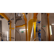 Fastmontert spesiallaget portalkran med talje levert til pumpehus